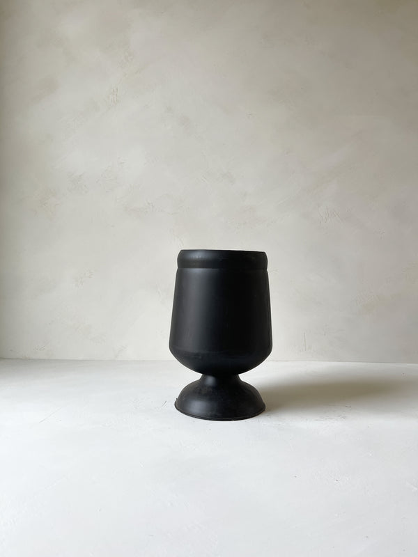 HERO URN VASE