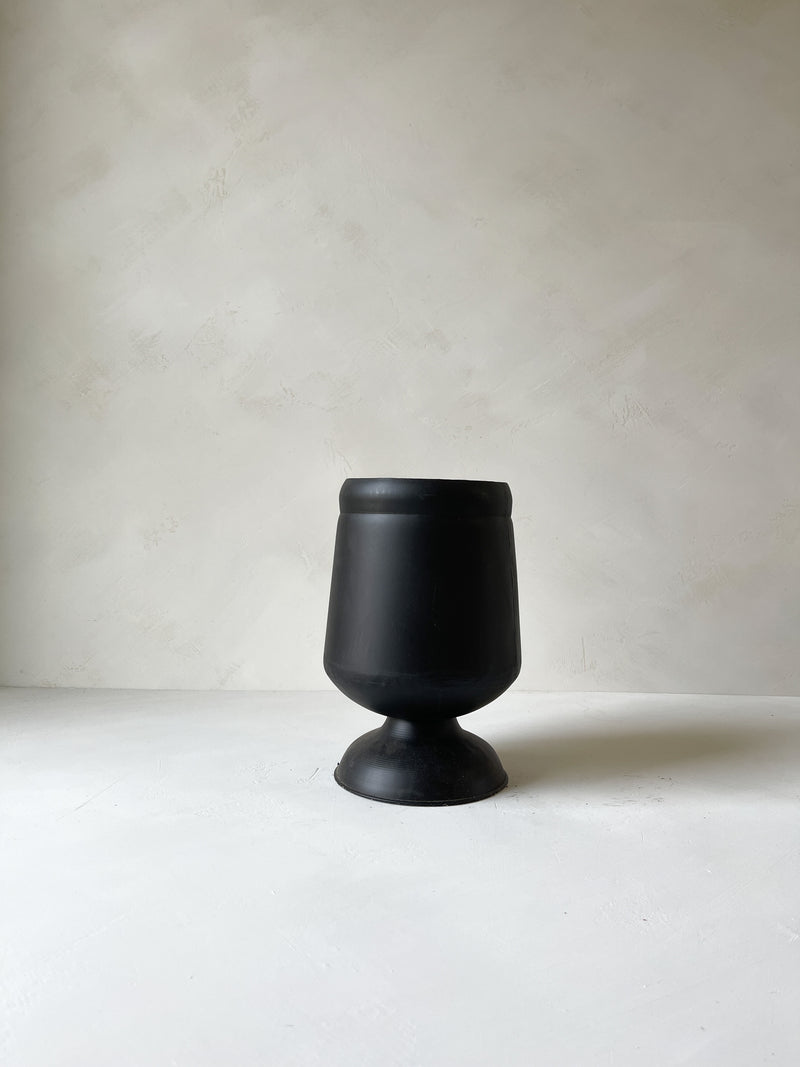 HERO URN VASE