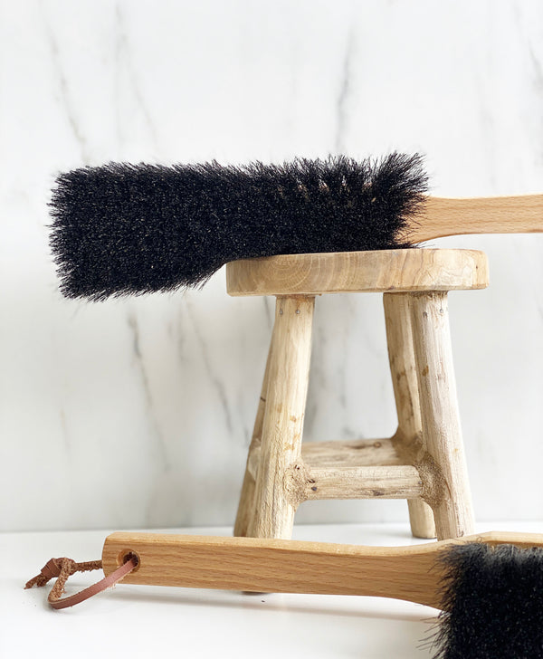 HAND BRUSH | BLACK