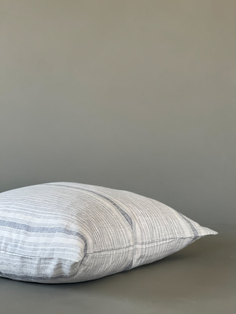 STRIPED LINEN PILLOW COVER II | BLVG COLLECTION