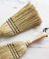 RICE STRAW HAND BRUSH W/ WOODEN HANDLE